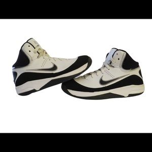 Nike Elite size 6.5